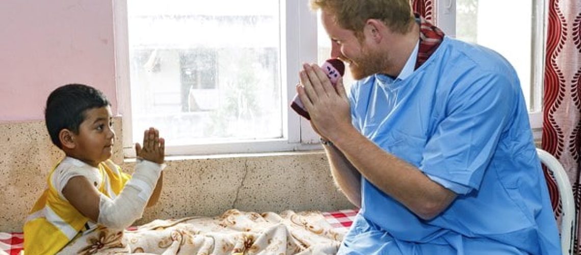 PRINCE-HARRY-at-The-Kanti-Childrens-Hospital-Burns-Unit